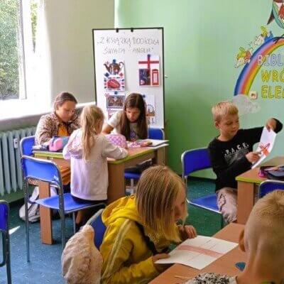 tworzenie flag przez uczestników. Kliknięcie powoduje powiększenie zdjęcia.